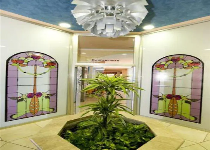 Monarque Torreblanca Отель Фуэнхирола